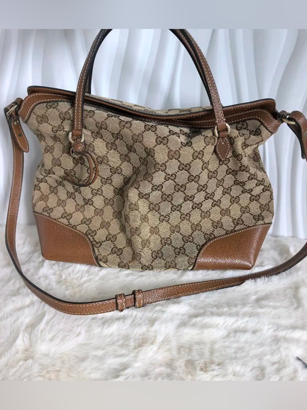 15 Gucci Bree Tote